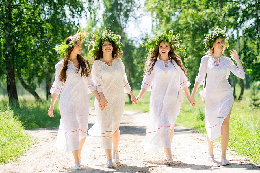 Slavic girls in Ezhou