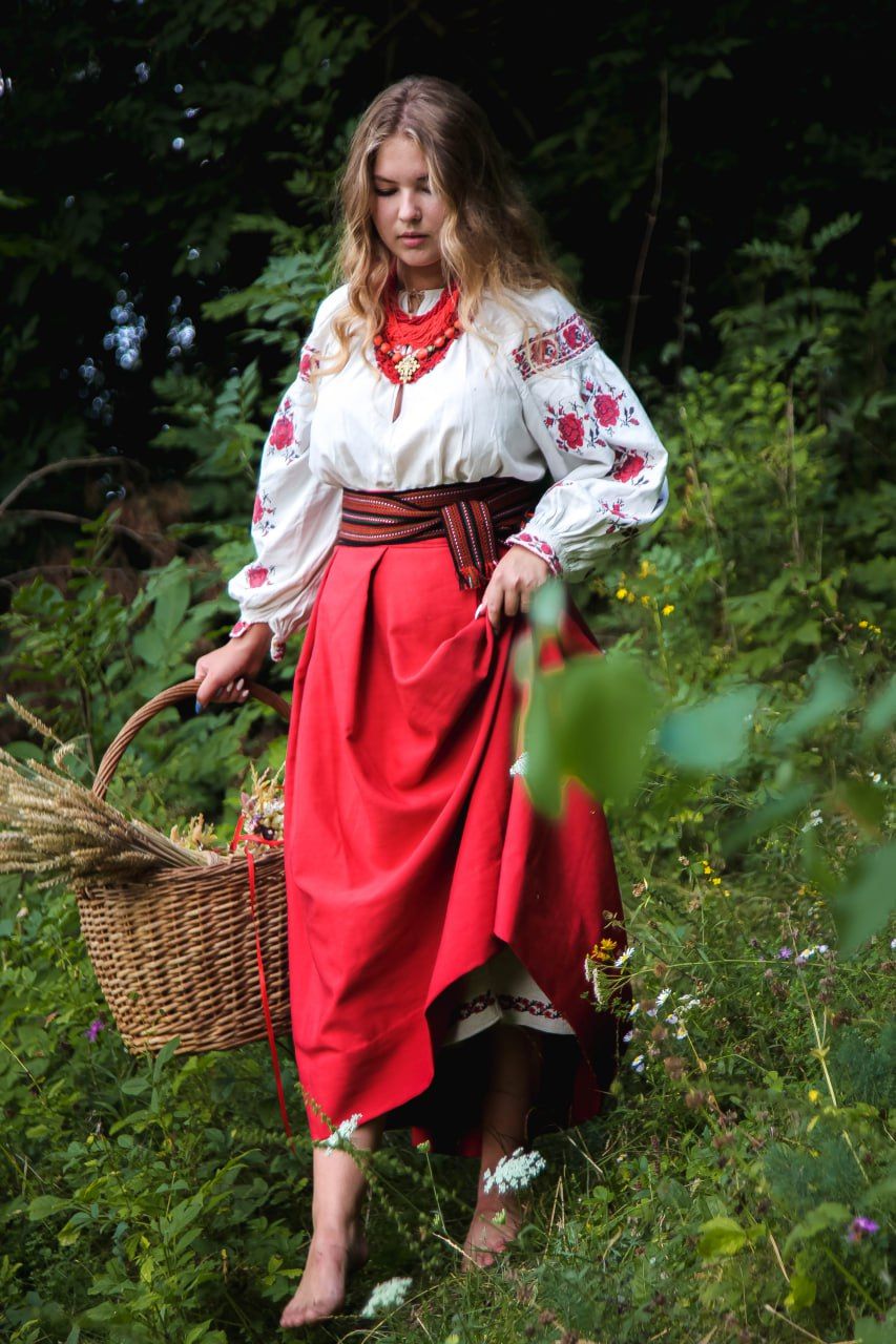 Slavic girls in Ezhou