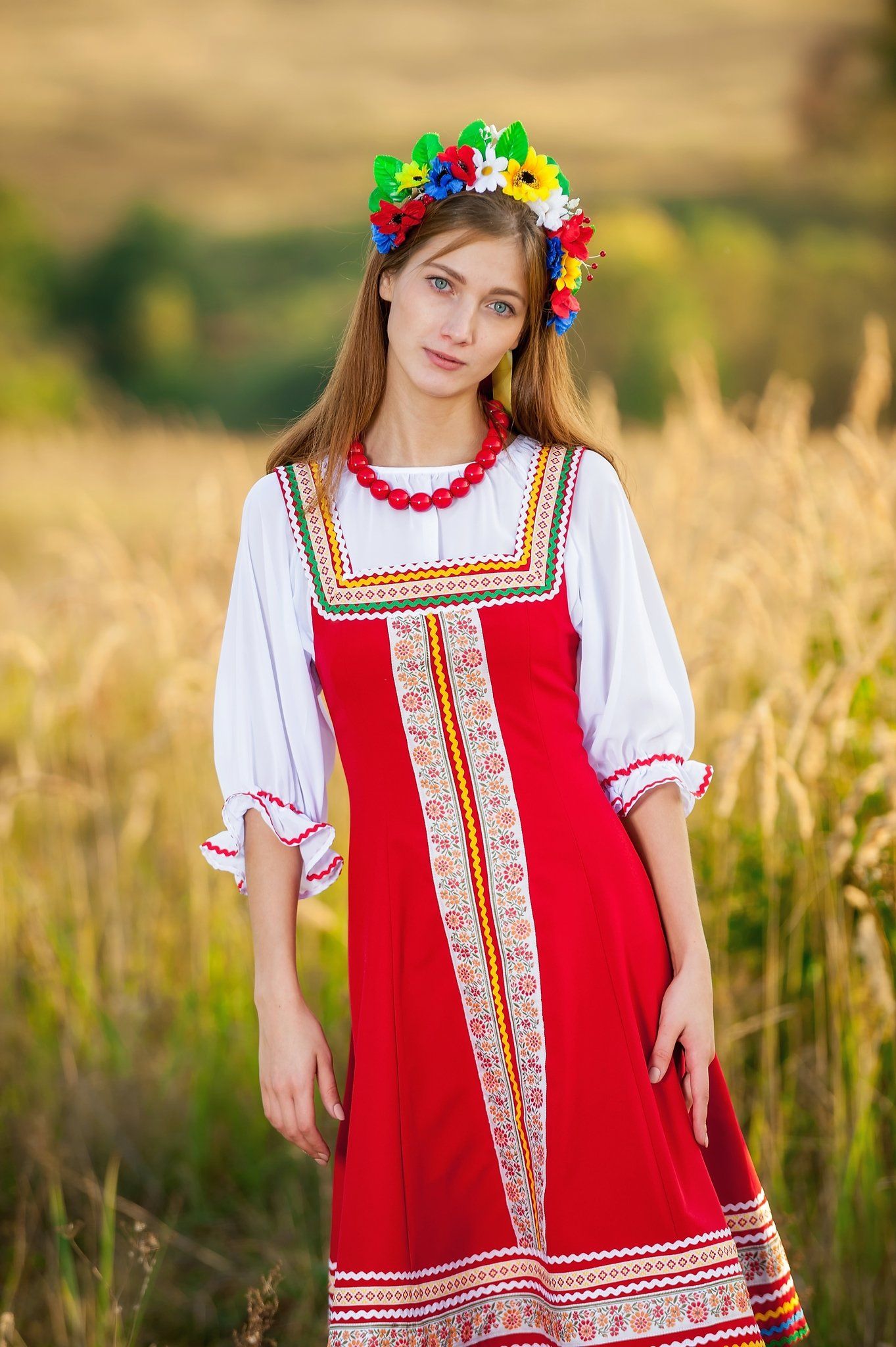 Women in Slavic costumes in Ezhou