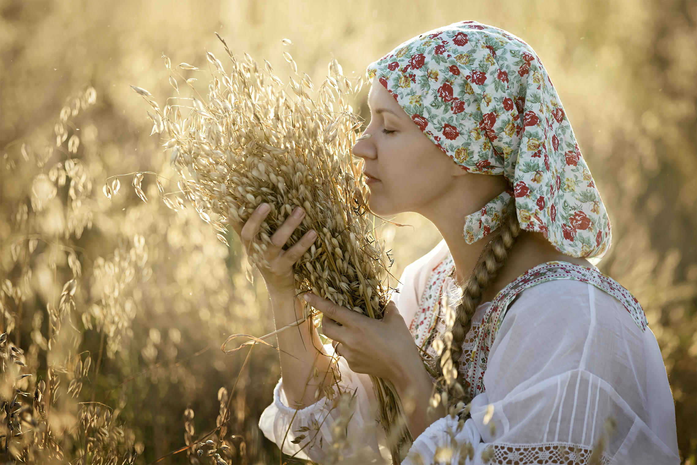 Photo Women in Slavic costumes in Ezhou
